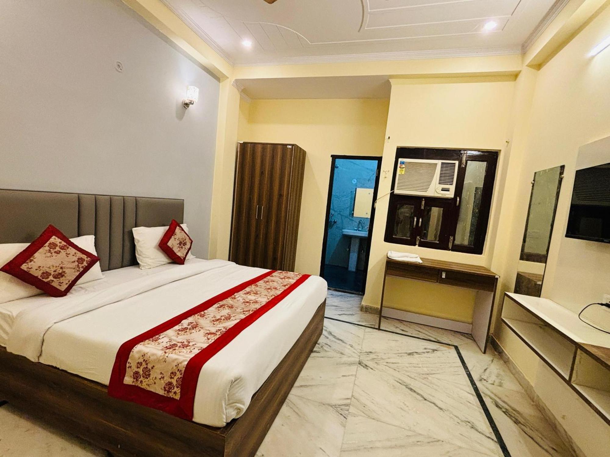 Hotel Vegas Corporate Suites โนอิดา ภายนอก รูปภาพ