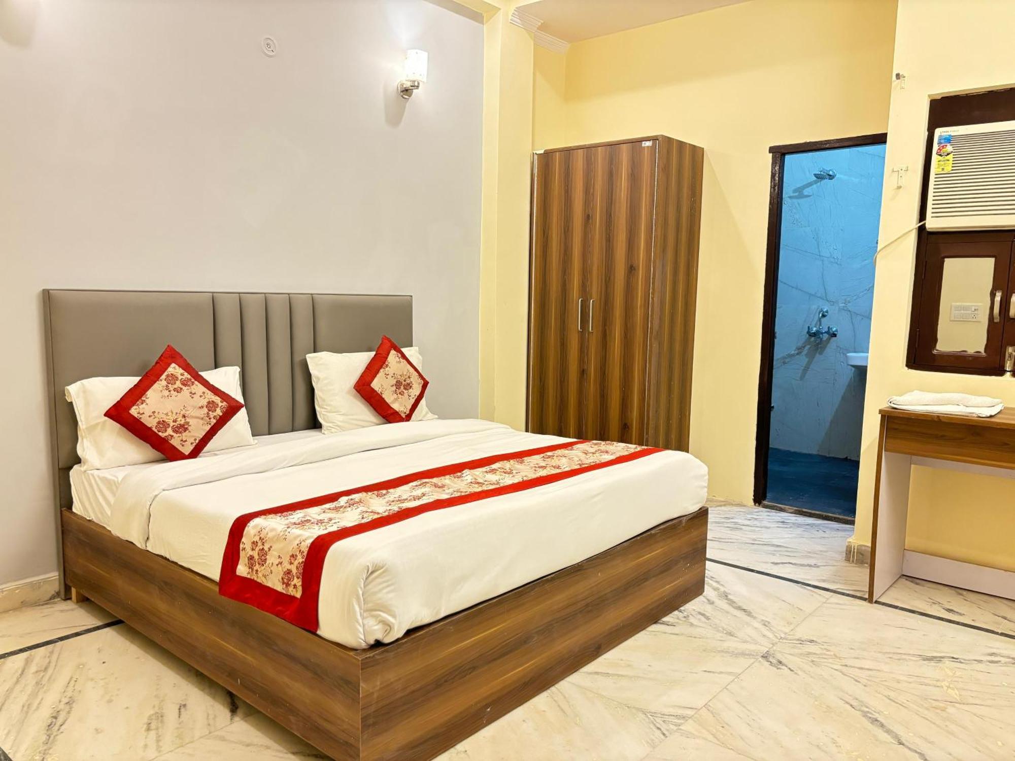 Hotel Vegas Corporate Suites โนอิดา ภายนอก รูปภาพ